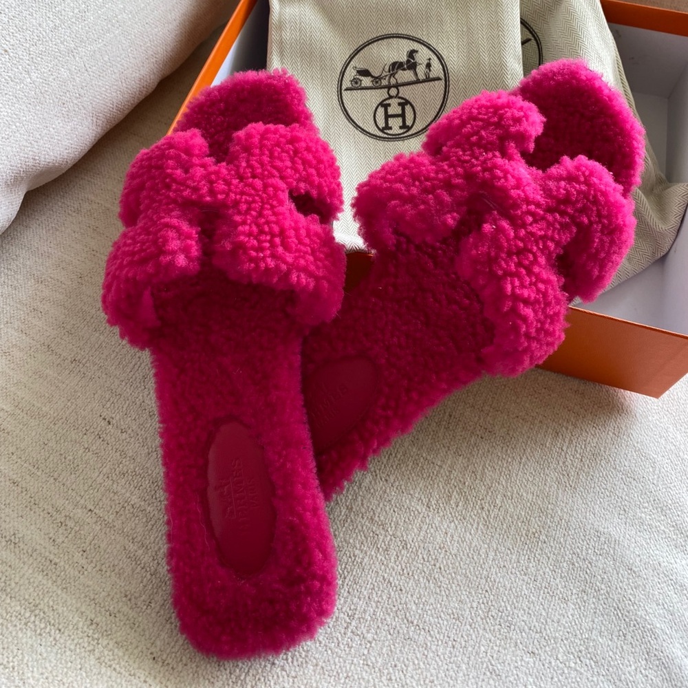 Hermès Teddy Oran Sandals in Fuchsia